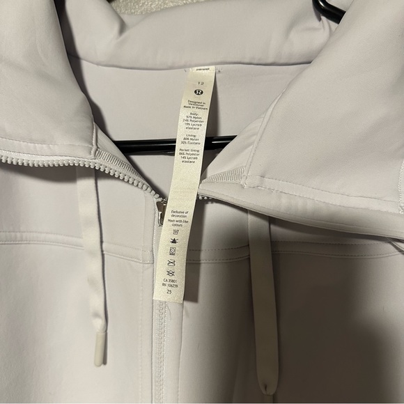Lululemon Grey Jacket - Size 12 | Stylish and Comfortable Activewear Outerwear - Picture 5 of 5